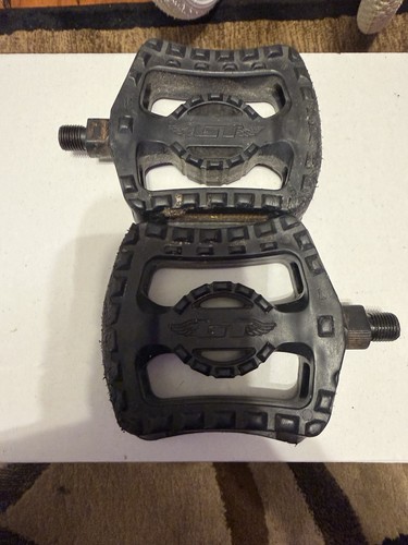 Bmx platform bike pedals - gt,