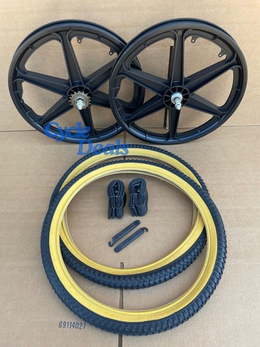 Bicycle plastic black mag - 20",